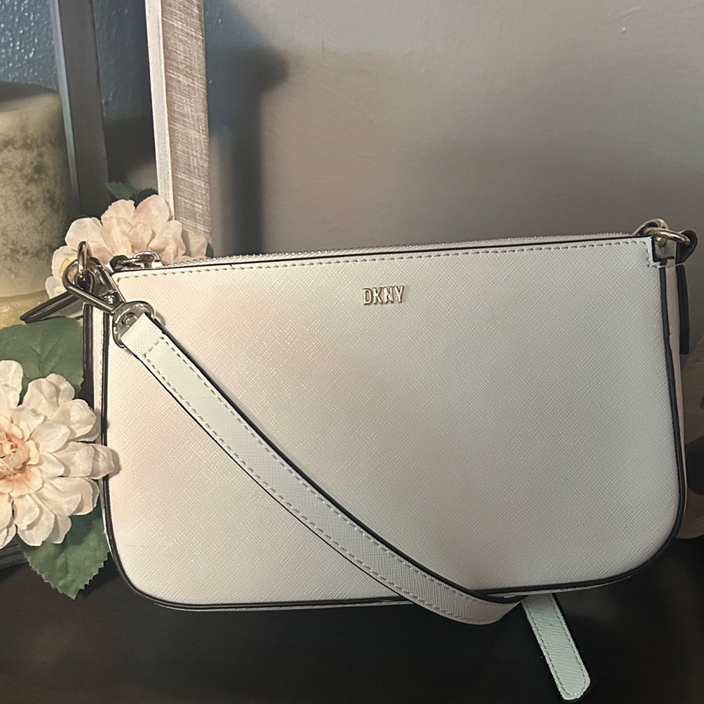 DKNY White Crossbody Bag with Adjustable Strap and Zip Closure